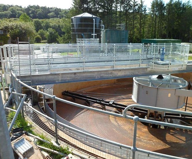 Scraper & Picket Fence Thickener - steel tank sludge removal system