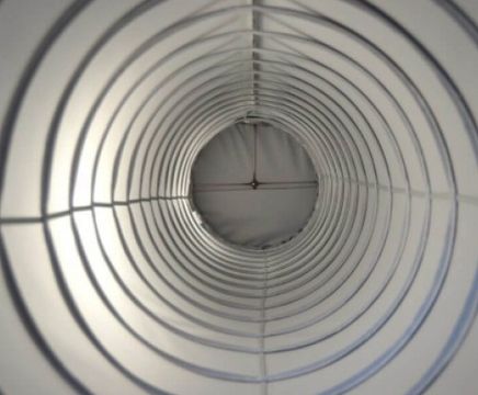 Spiral reinforcement helix for fabric ducting