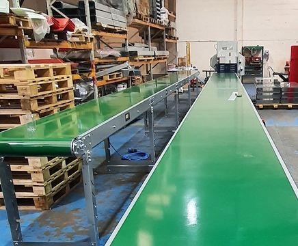 Easibelt™ light-duty, compact conveyor