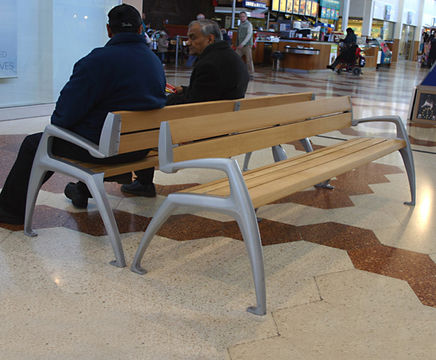 MANTIS hardwood seat