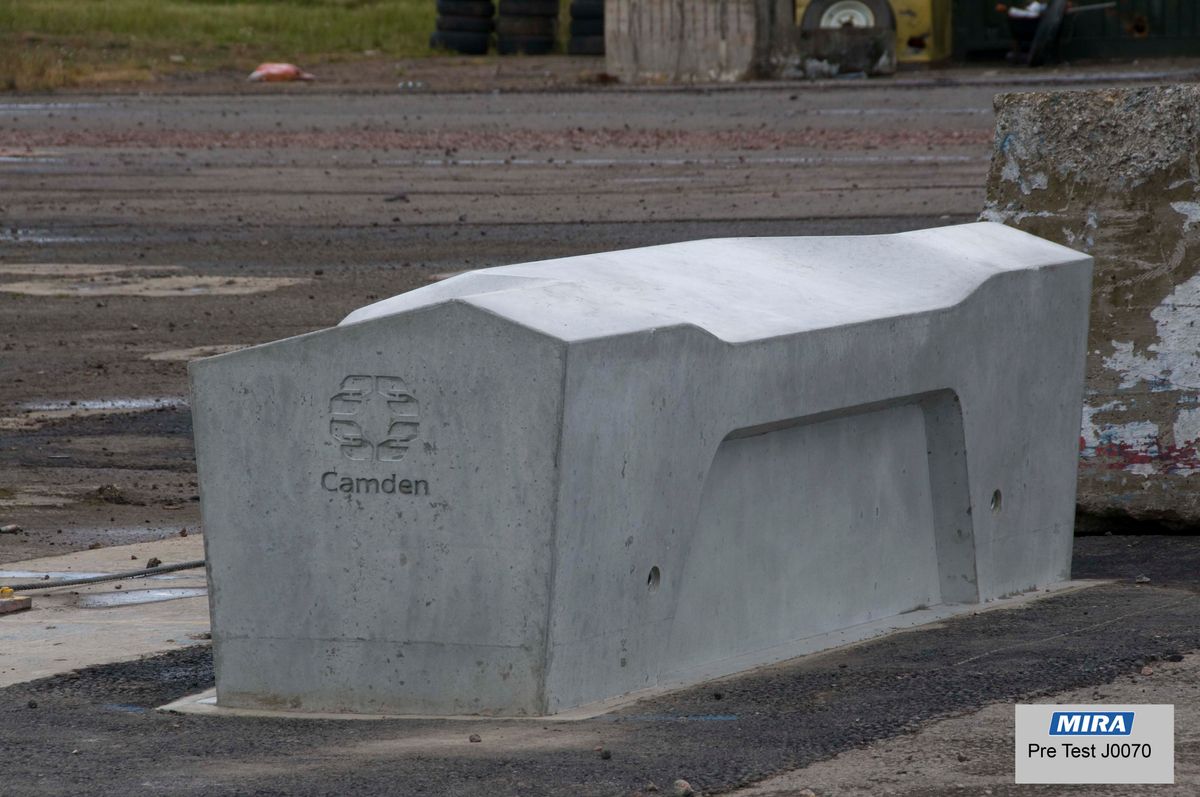 Images for PAS 68 Camden concrete bench