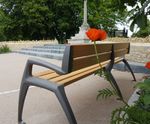 MANTIS contemporary hardwood seat