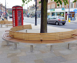Bespoke curved TREE seats for busy town centre