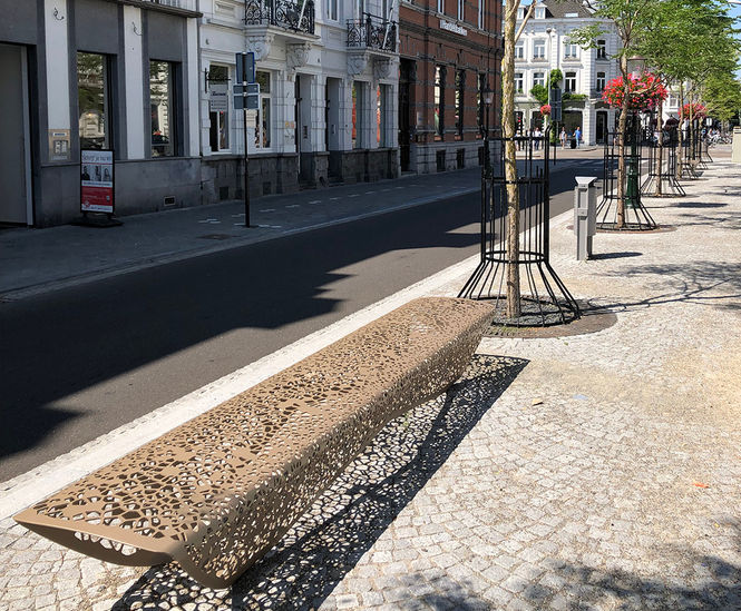 OSSO benches for Maastricht's historic central station