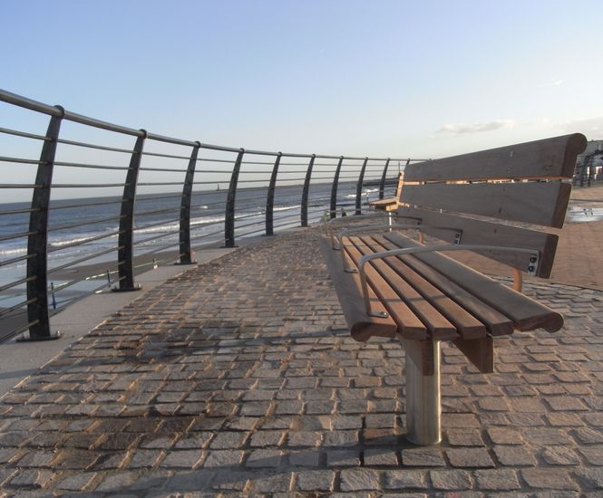 SCROLL contemporary stainless steel and hardwood seat