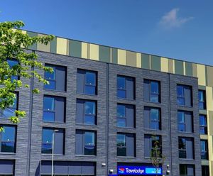 CUPACLAD 101 RANDOM cladding solution for Abbey Wood Travelodge, Bristol