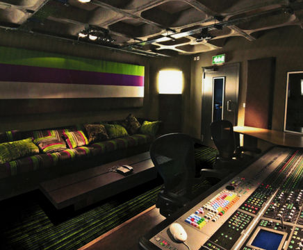 Tessera® Alignment Highlights Carpet Tiles