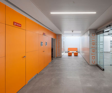 Colourful laminates for interior of university in Madrid