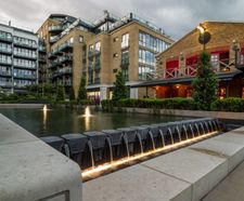 Fountains and water features - Kew Bridge, London