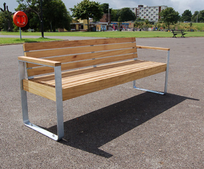 Elements® - customisable outdoor seating with picture frame ends