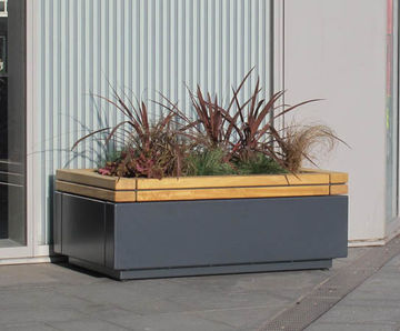 RailRoad steel and timber planter