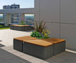Uniun seating and planters for apartments' roof terrace 