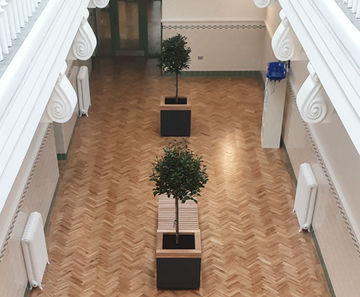 RailRoad seating and planters - Holmlea Primary School