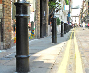 CAN 500 Cannon cast iron bollard