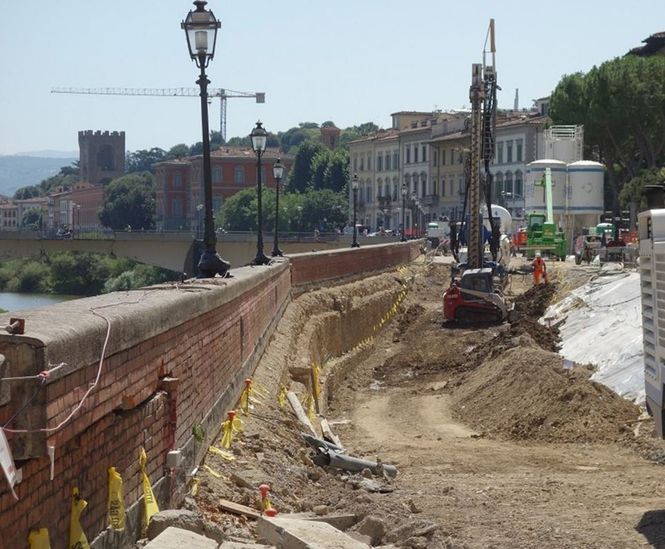 Piping systems for the Ponte Vecchio sink hole