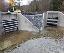 Precast headwalls with bespoke penstocks for reservoir 