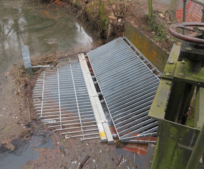 Bespoke steel trash screen - Hartlebury Castle