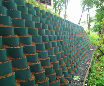 Geoweb® - vegetated retaining wall system