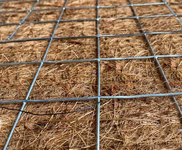 Wire mesh mat coconut
