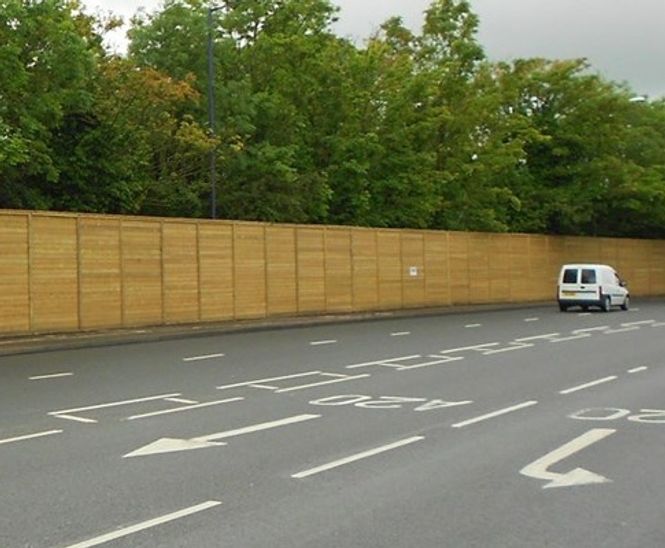 Acoustic perimeter fencing for travellers' site