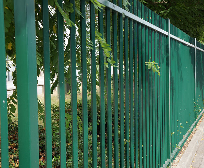 Fencing secures Delta Park Industrial Estate, London