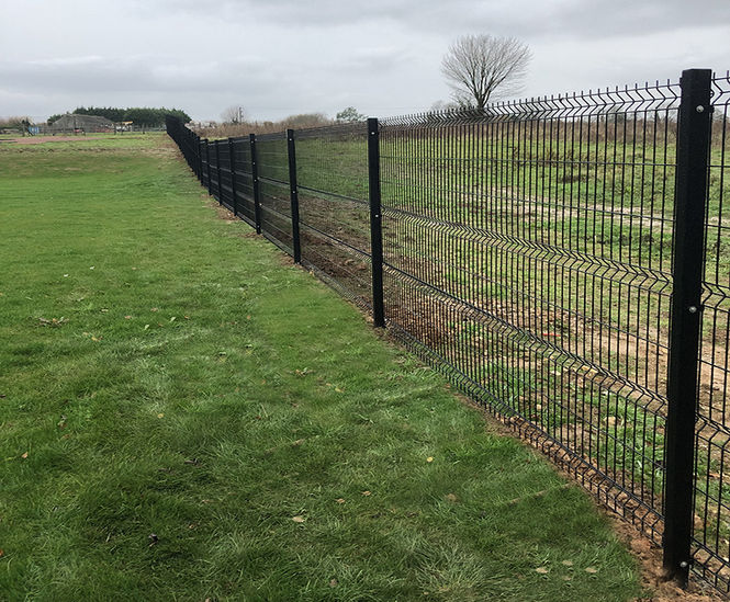 EuroGuard® Regular mesh fencing secures school perimeter