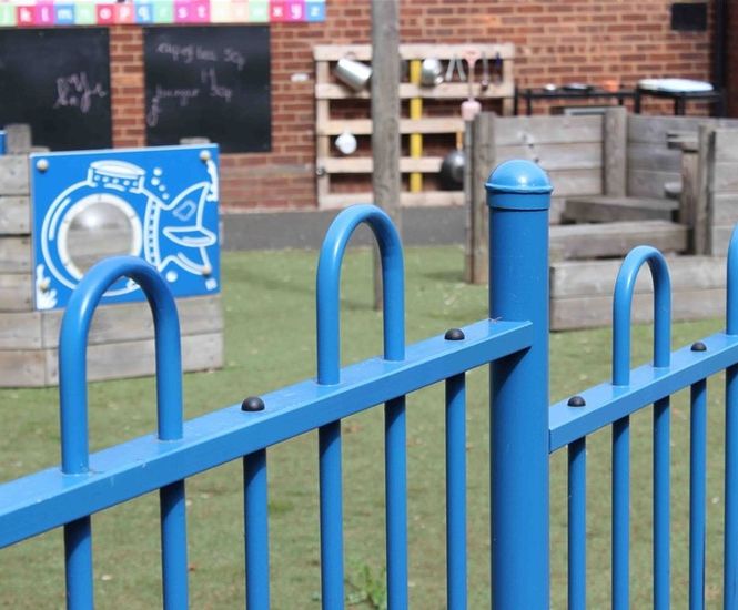 Anti-trap bow-top fencing secures playground environment