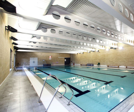 Hunter Douglas Installations Goes Swimmingly 
