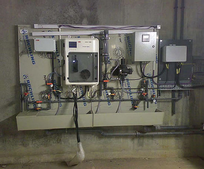 Liquid discharge monitors