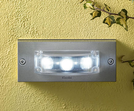 GlimCube LED RGB pathway light
