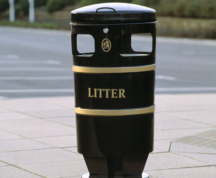 Knight free-standing closed top litter bin
