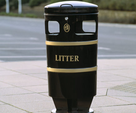 Knight free-standing steel litter bin with lockable top