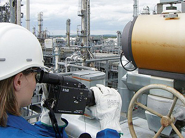 Gas Works Camera FLIR gas detection cameras for the petrochemical industry | Images