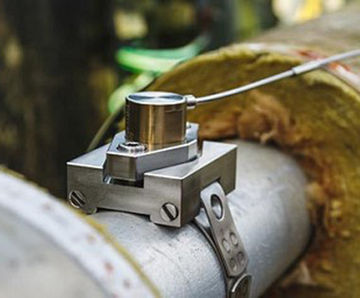 HotSense ultrasonic sensor for in-service wall thickness monitor