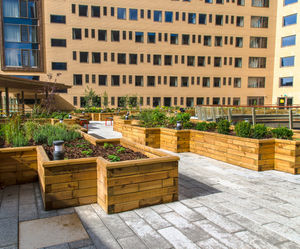 WoodBlocX™ modular raised planter beds
