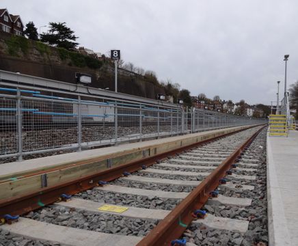 Kee Klamp® on the right track for rail stations