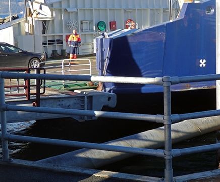 Long-lasting galvanised railings in marine environment