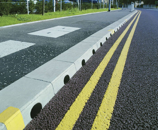 Beany Block combined kerb and drainage | Images