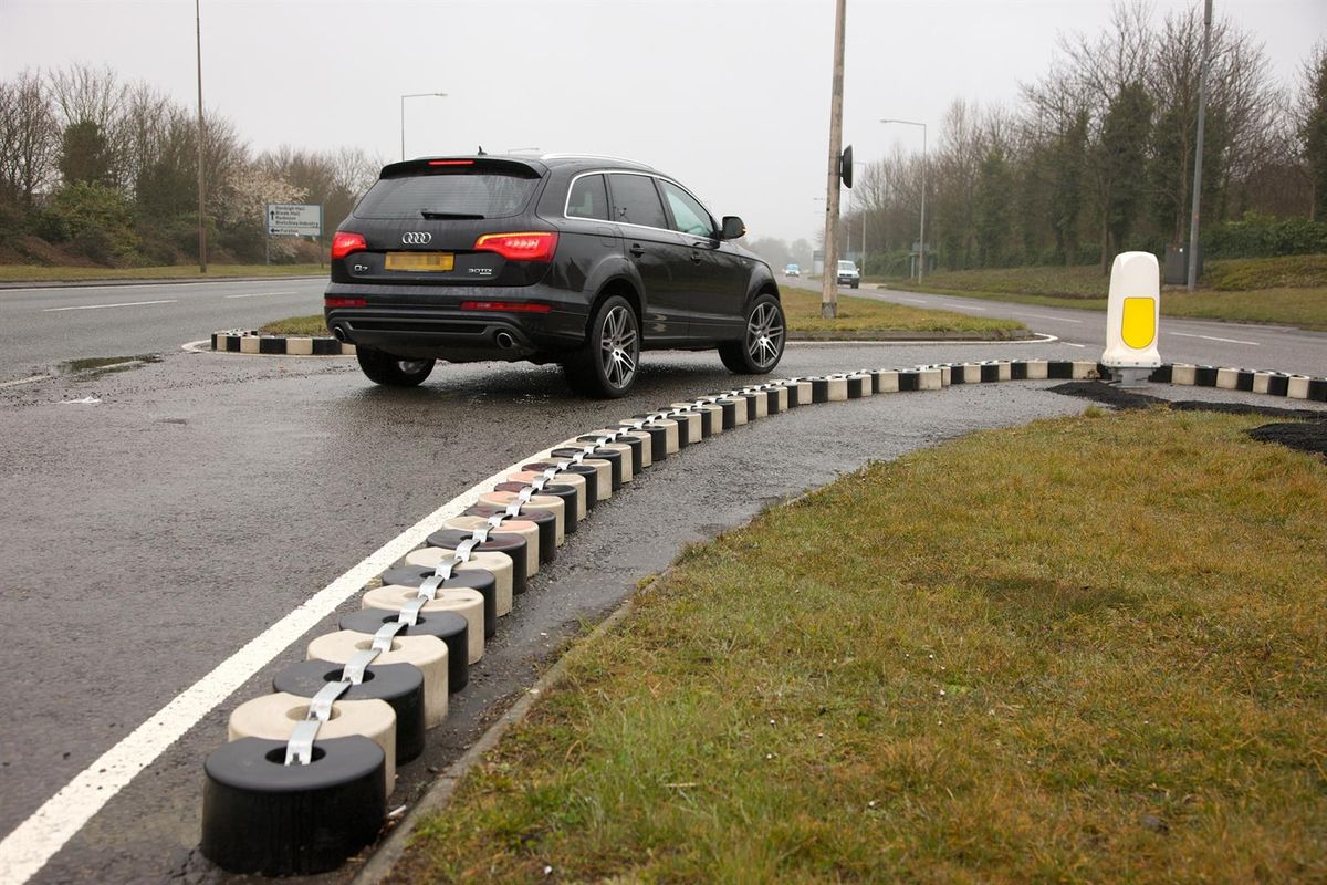 Block In Road Images for Interlocking concrete traffic blocks