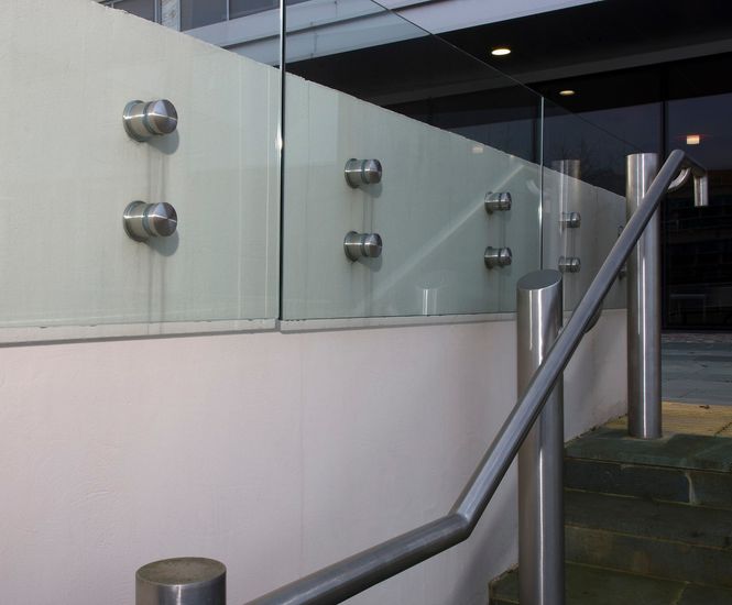 ASF Adaptions glass balustrade