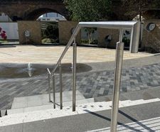 ASF LED-equipped handrail and step unit