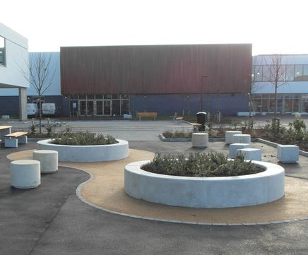 Lincoln Curved Planter Benches