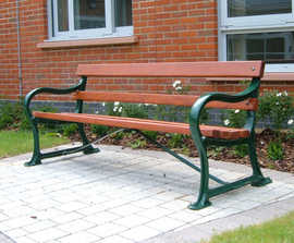 Avenue cast iron seat with hardwood slats