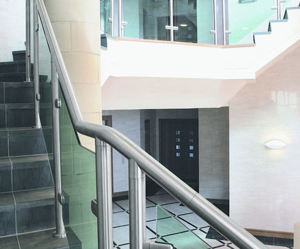 Spectrum stainless steel balustrade and handrails