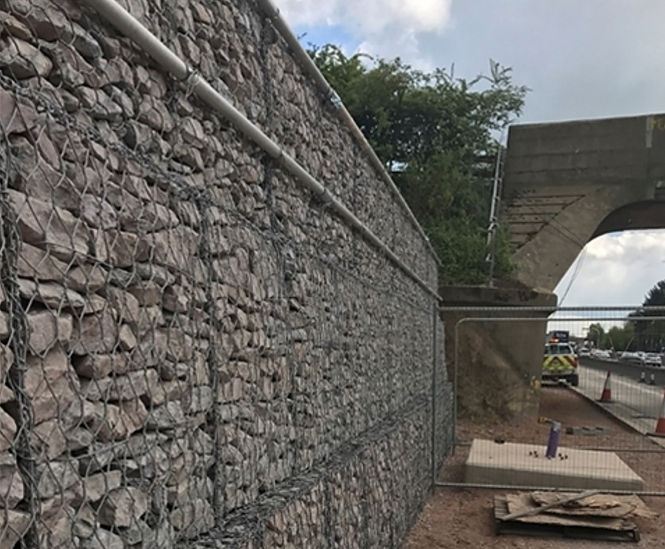 Gabion baskets create retaining walls for SMART motorway