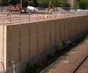 5m-high modular wall increases space for development