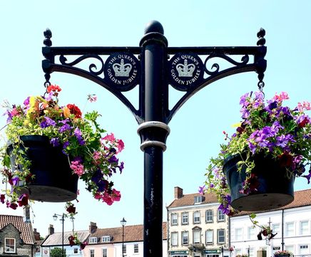 Hanging baskets for floral displays