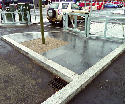 Stone kerbs in granite, sandstone or other materials