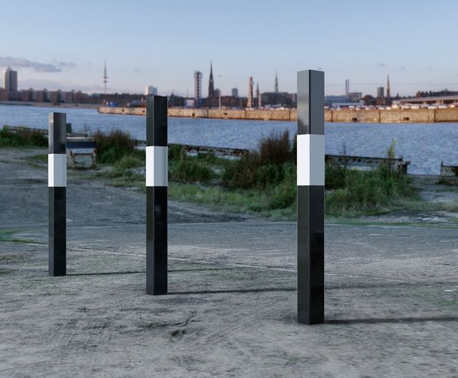 Black & White 1000 - square steel bollard, reflective
