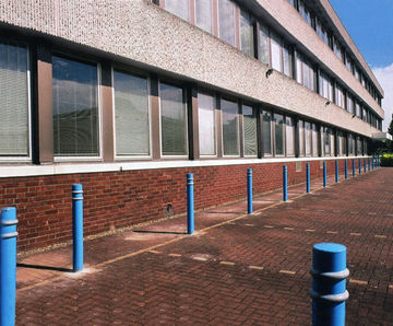 GFC2R - steel bollard with cast iron rings, 114 dia